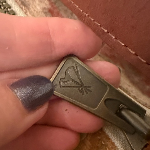 Classic Pendleton Brown and Tan Women's Bag - Picture 7 of 15